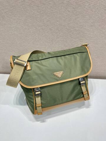 Prada Green 40x30x16cm shoulder bag AAA Quality Replica