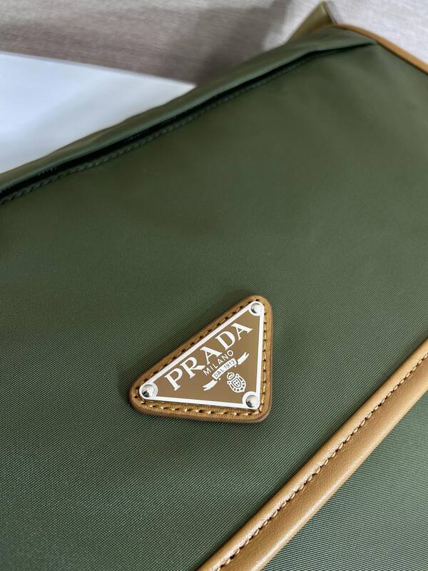 Prada Green 40x30x16cm shoulder bag — AAA Quality Replica