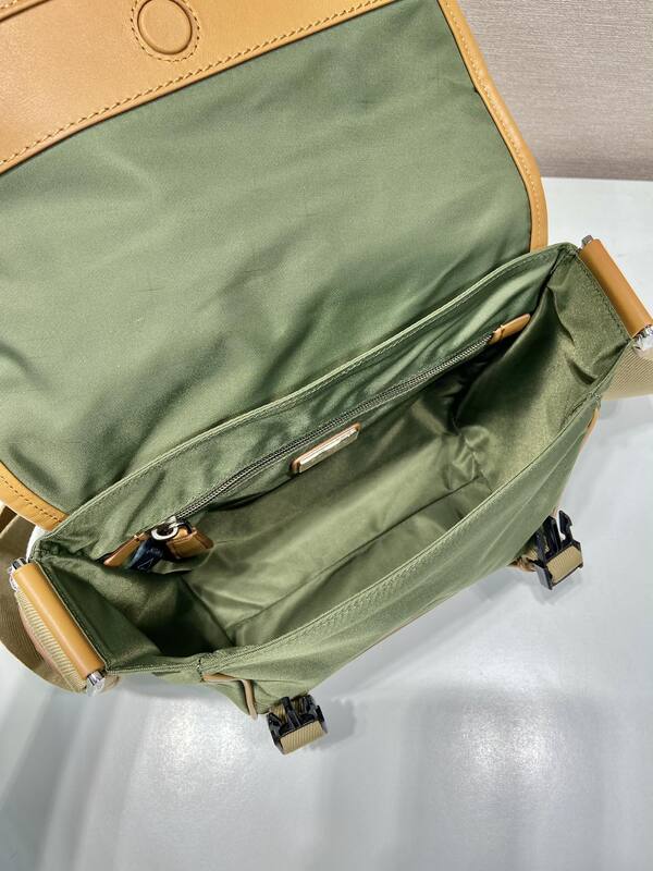 Prada Green 25x18x10cm shoulder bag — Premium Replica