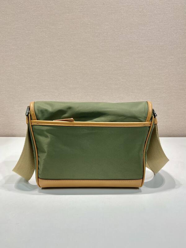 Prada Green 25x18x10cm shoulder bag — Premium Replica