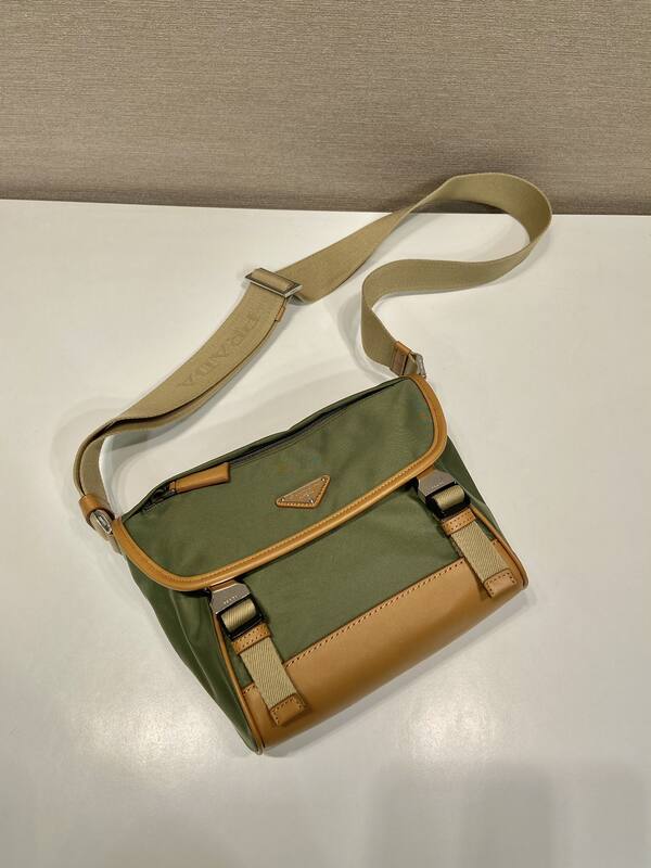 Prada Green 25x18x10cm shoulder bag — Premium Replica