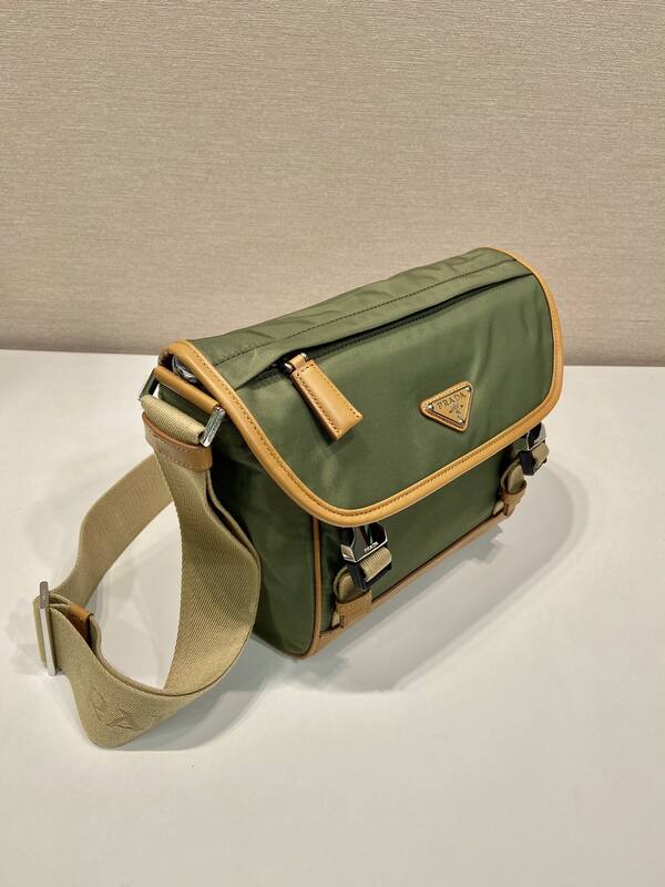 Prada Green 25x18x10cm shoulder bag — Premium Replica