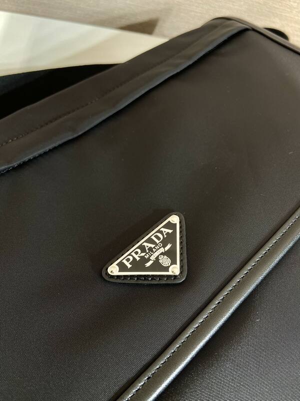 Prada Black shoulder bag — Premium Replica