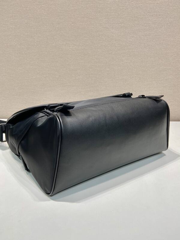 Prada Black shoulder bag — Premium Replica