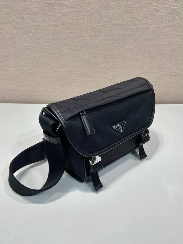 Prada Black 25x18x10cm shoulder bag — 1:1 Replica