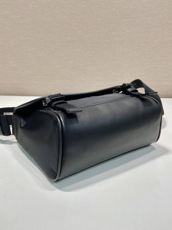 Prada Black 25x18x10cm shoulder bag — 1:1 Replica