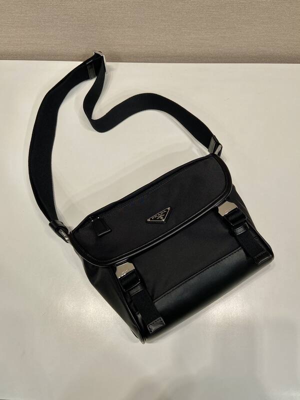 Prada Black 25x18x10cm shoulder bag — 1:1 Replica