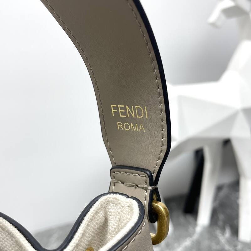 Fendi shoulder bag — 1:1 Replica