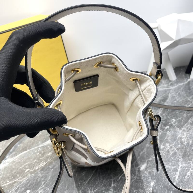 Fendi shoulder bag — 1:1 Replica