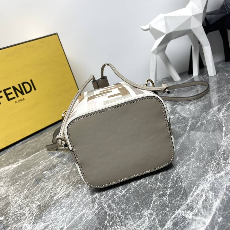 Fendi shoulder bag — 1:1 Replica