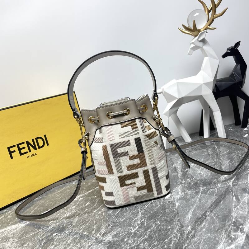 Fendi shoulder bag — 1:1 Replica
