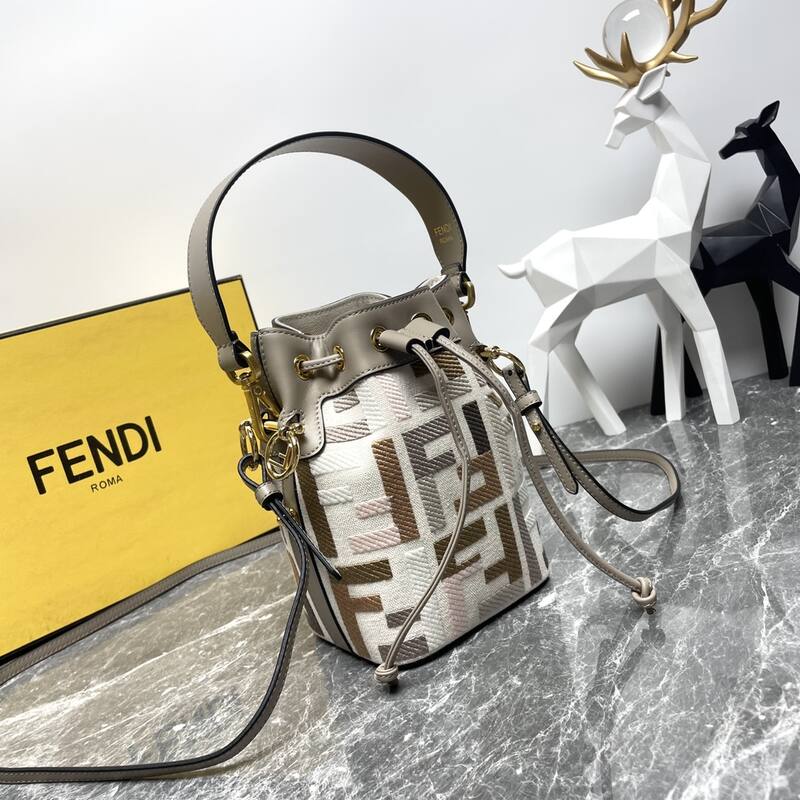 Fendi shoulder bag — 1:1 Replica