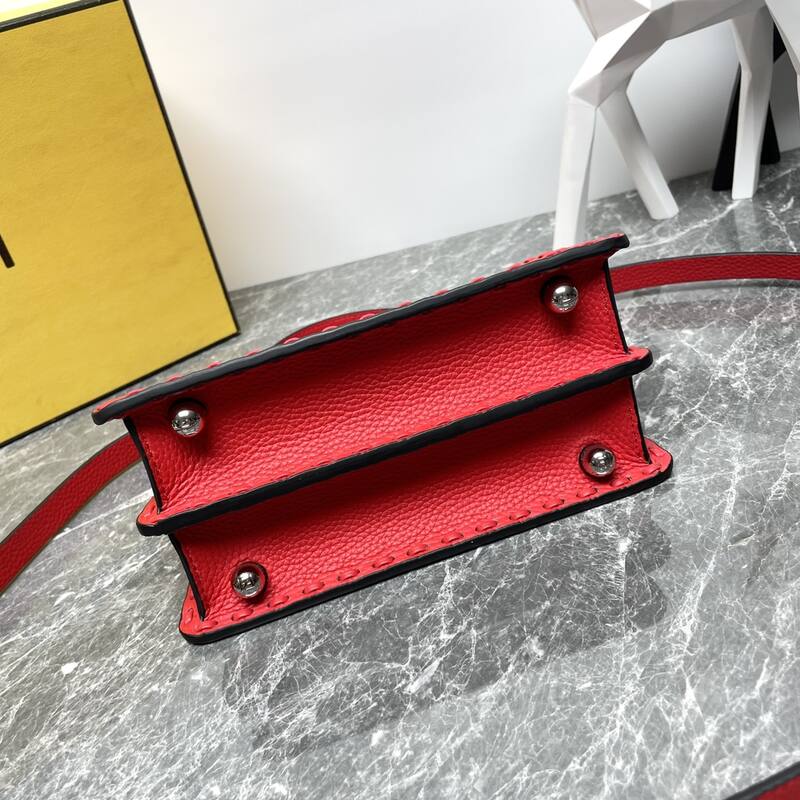 Fendi shoulder bag — 1:1 Replica