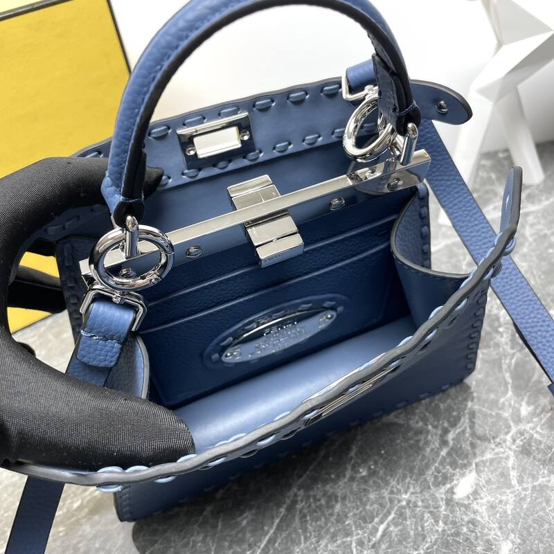 Fendi shoulder bag — Top Quality Replica