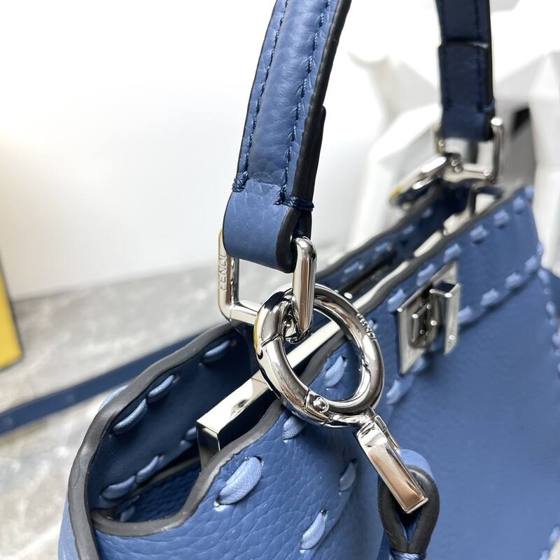 Fendi shoulder bag — Top Quality Replica