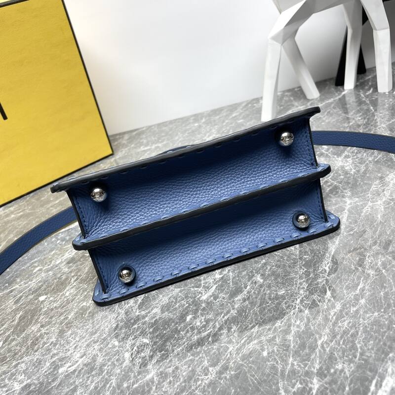 Fendi shoulder bag — Top Quality Replica
