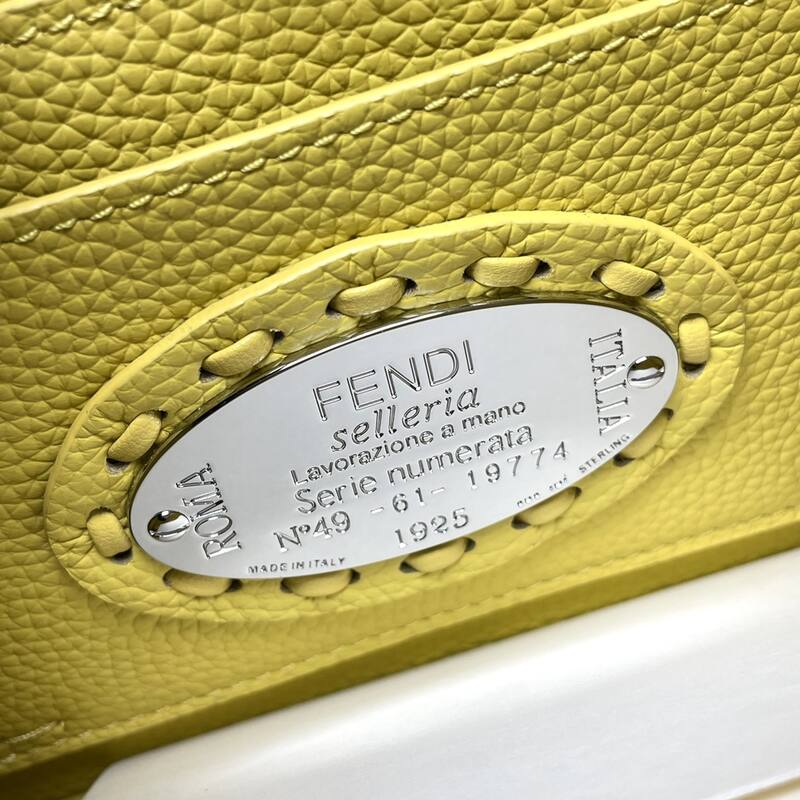 Fendi shoulder bag — Premium Replica