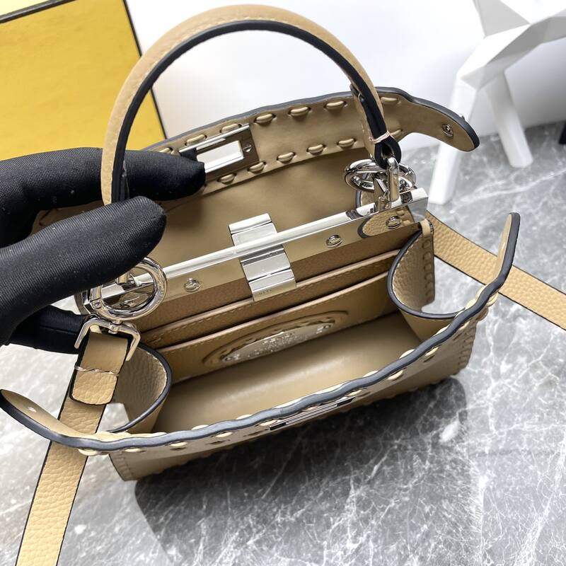 Fendi shoulder bag — 1:1 Replica