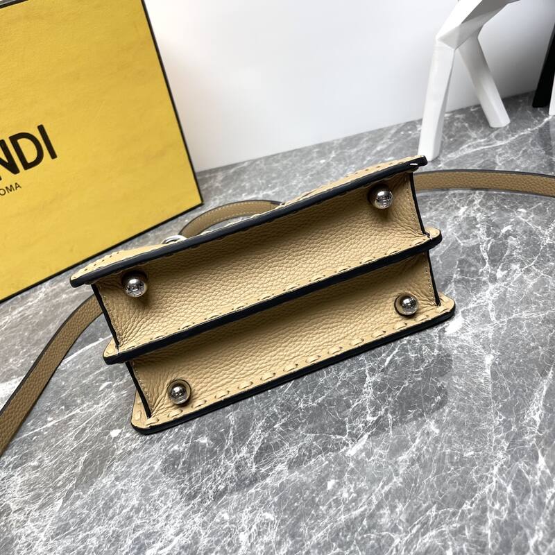 Fendi shoulder bag — 1:1 Replica