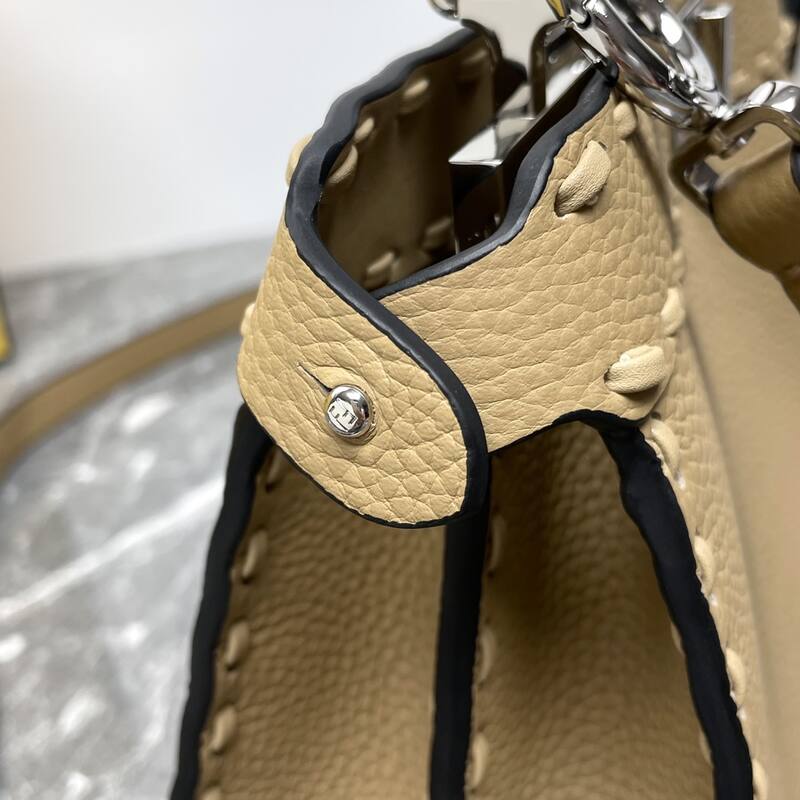 Fendi shoulder bag — 1:1 Replica
