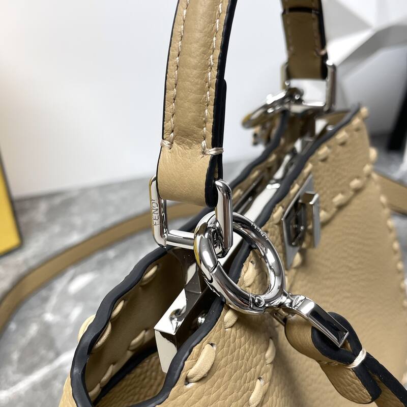 Fendi shoulder bag — 1:1 Replica