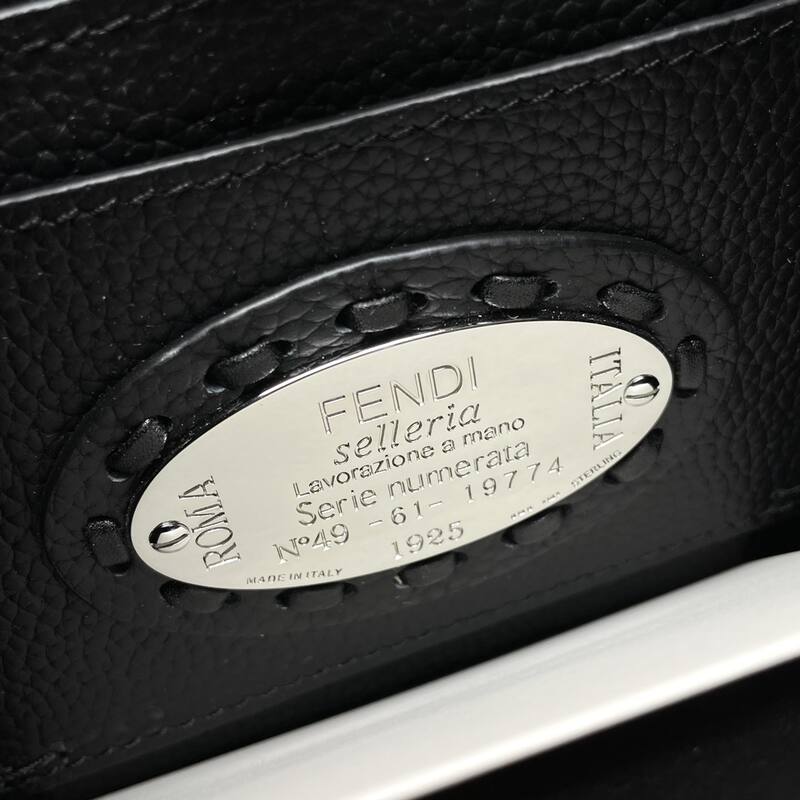 Fendi shoulder bag — Top Quality Replica