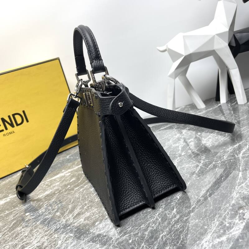 Fendi shoulder bag — Top Quality Replica