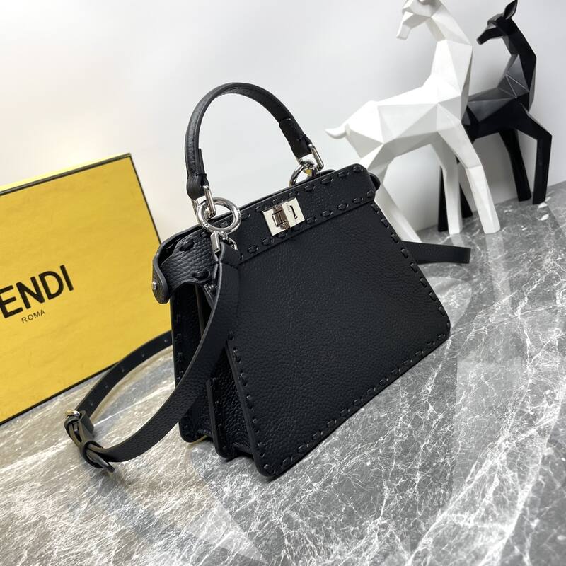 Fendi shoulder bag — Top Quality Replica