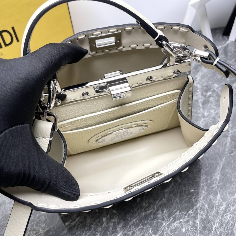 Fendi shoulder bag — AAA Quality Replica
