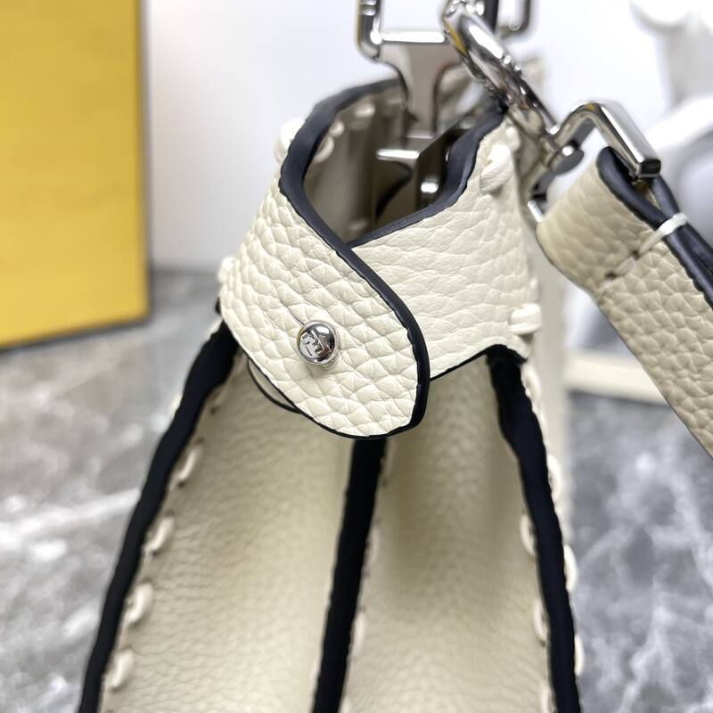 Fendi shoulder bag — AAA Quality Replica