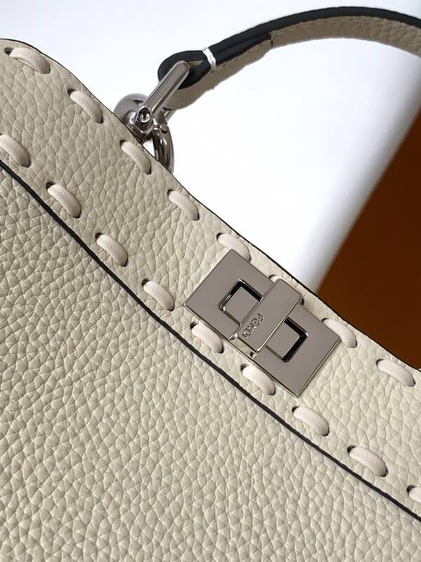 Fendi Peekaboo White 33x22x14cm shoulder bag — 1:1 Replica