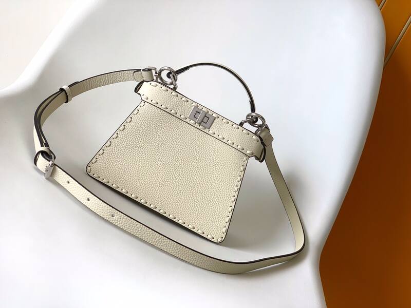 Fendi Peekaboo White 33x22x14cm shoulder bag — 1:1 Replica
