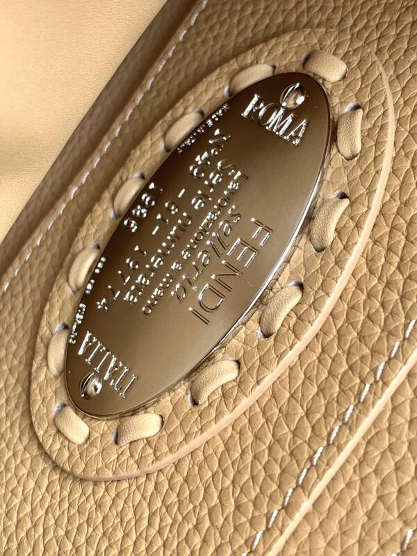 Fendi Peekaboo Beige 33x22x14cm shoulder bag — 1:1 Replica