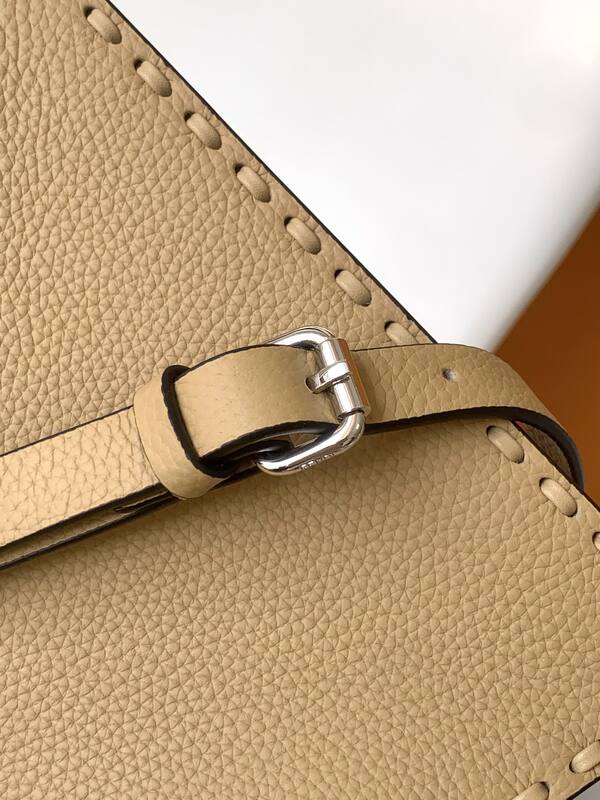 Fendi Peekaboo Beige 33x22x14cm shoulder bag — 1:1 Replica