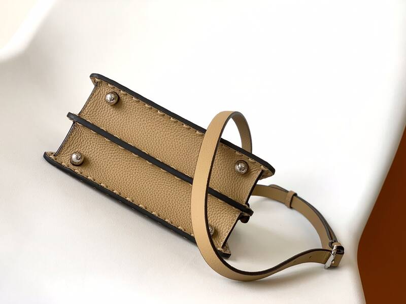 Fendi Peekaboo Beige 33x22x14cm shoulder bag — 1:1 Replica