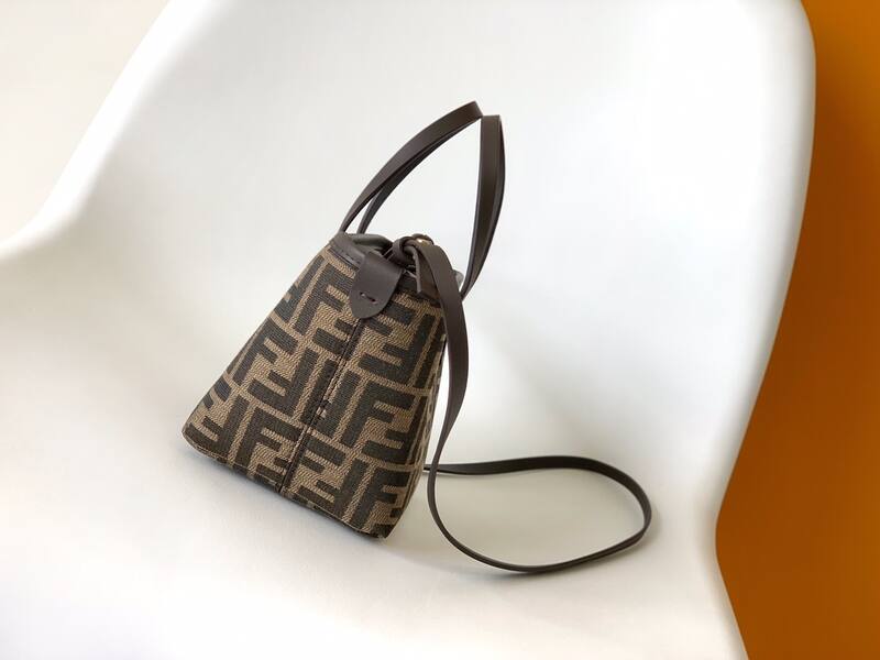 Fendi Monogram shoulder bag — Top Quality Replica