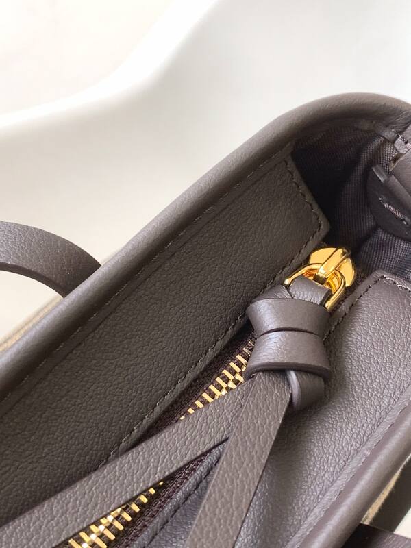 Fendi Monogram shoulder bag — Top Quality Replica