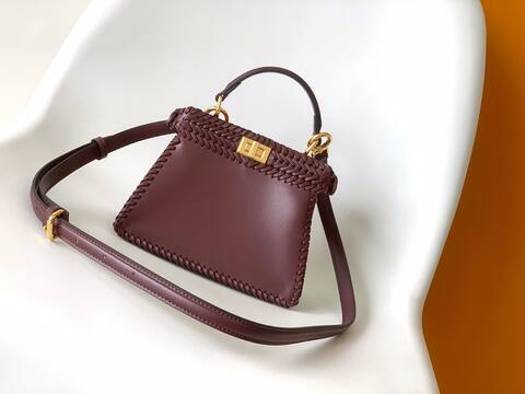 Fendi Peekaboo 33x22x14cm shoulder bag 1 1 Replica