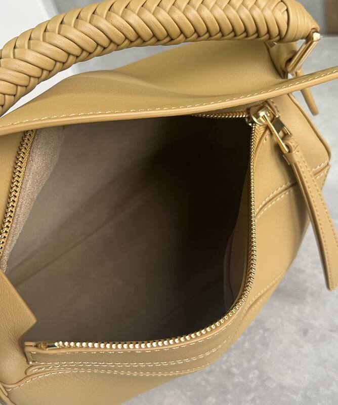 Loewe Beige 25x18x10cm shoulder bag — 1:1 Replica