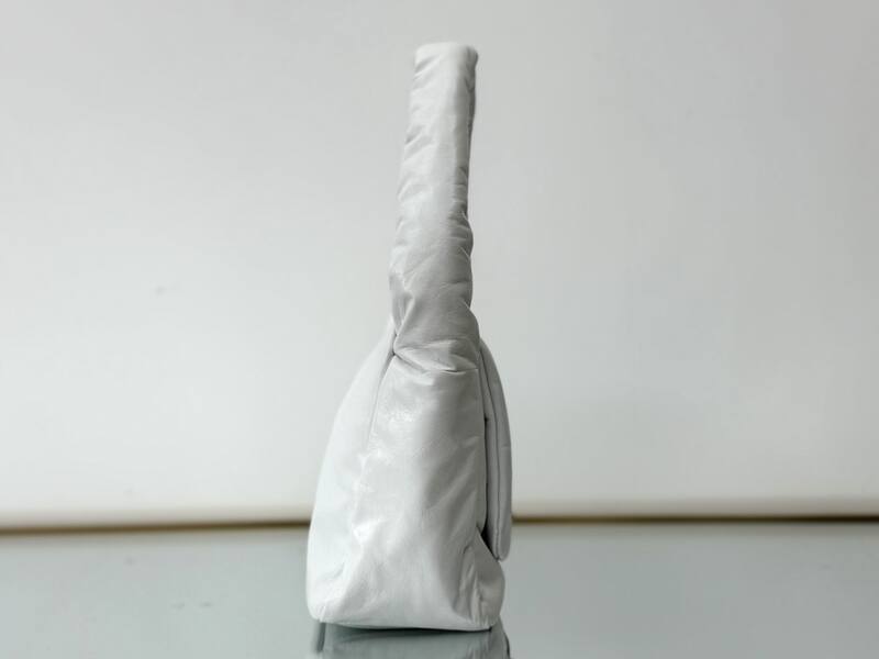Balenciaga White 25x18x10cm shoulder bag — AAA Quality Replica