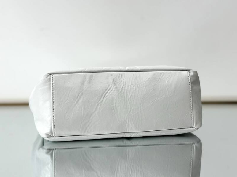 Balenciaga White 25x18x10cm shoulder bag — AAA Quality Replica