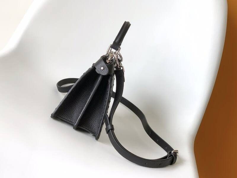Fendi Peekaboo Black 33x22x14cm shoulder bag — Top Quality Replica
