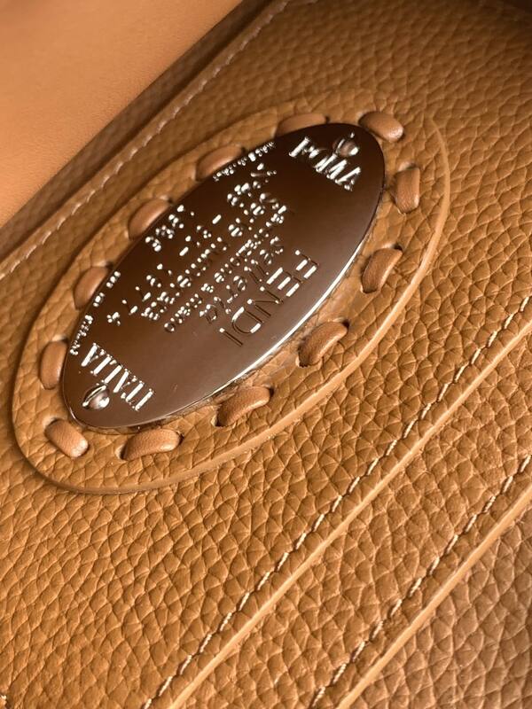 Fendi Peekaboo Brown 33x22x14cm shoulder bag — Premium Replica