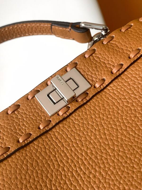 Fendi Peekaboo Brown 33x22x14cm shoulder bag — Premium Replica