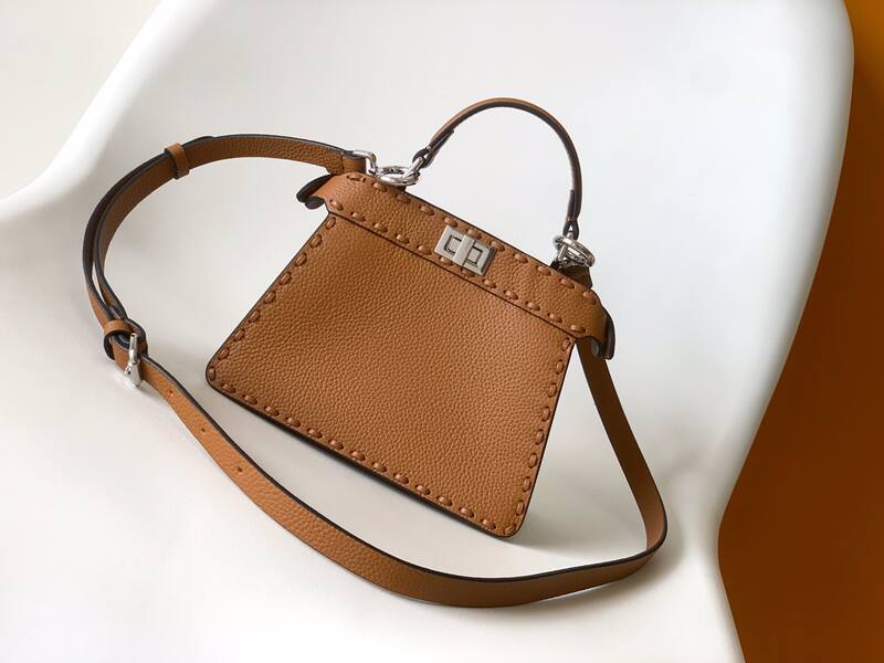 Fendi Peekaboo Brown 33x22x14cm shoulder bag — Premium Replica