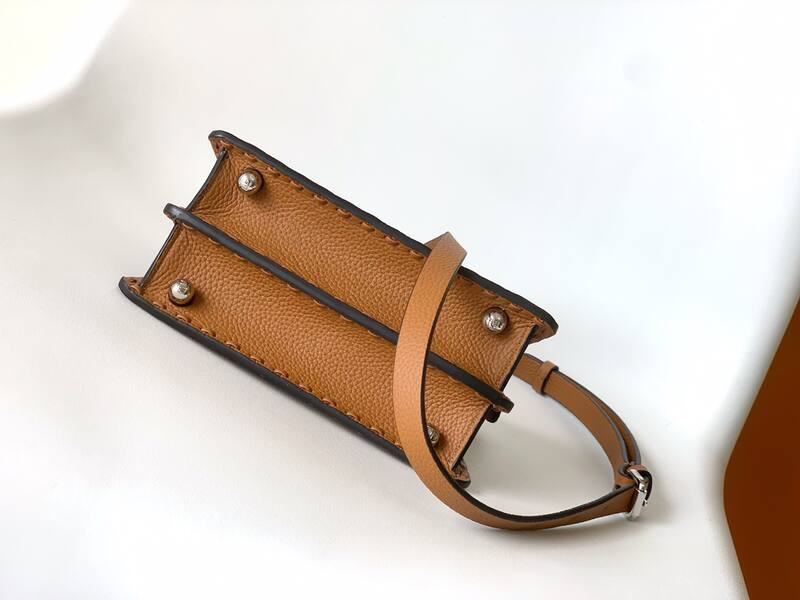 Fendi Peekaboo Brown 33x22x14cm shoulder bag — Premium Replica