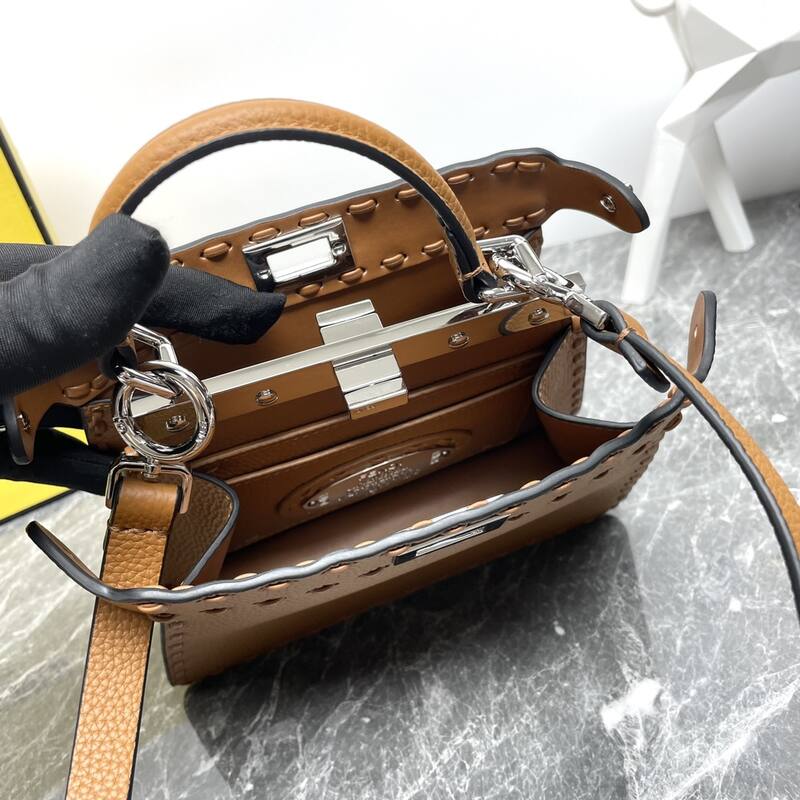 Fendi shoulder bag — Top Quality Replica