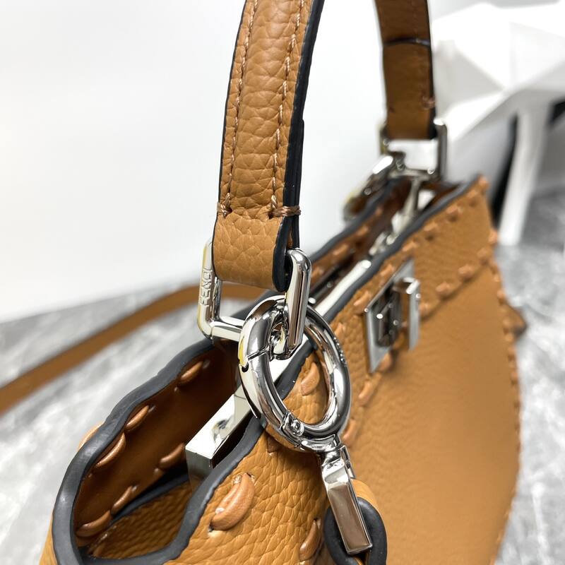 Fendi shoulder bag — Top Quality Replica