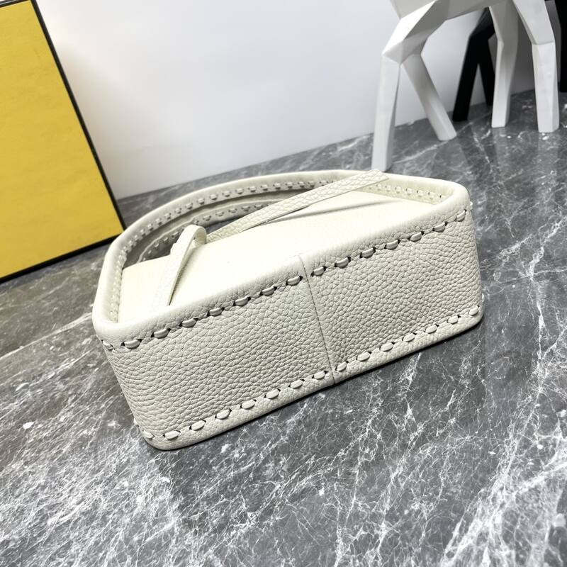 Fendi shoulder bag — Top Quality Replica