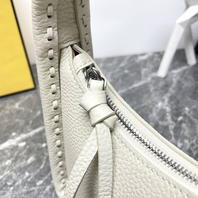 Fendi shoulder bag — Top Quality Replica